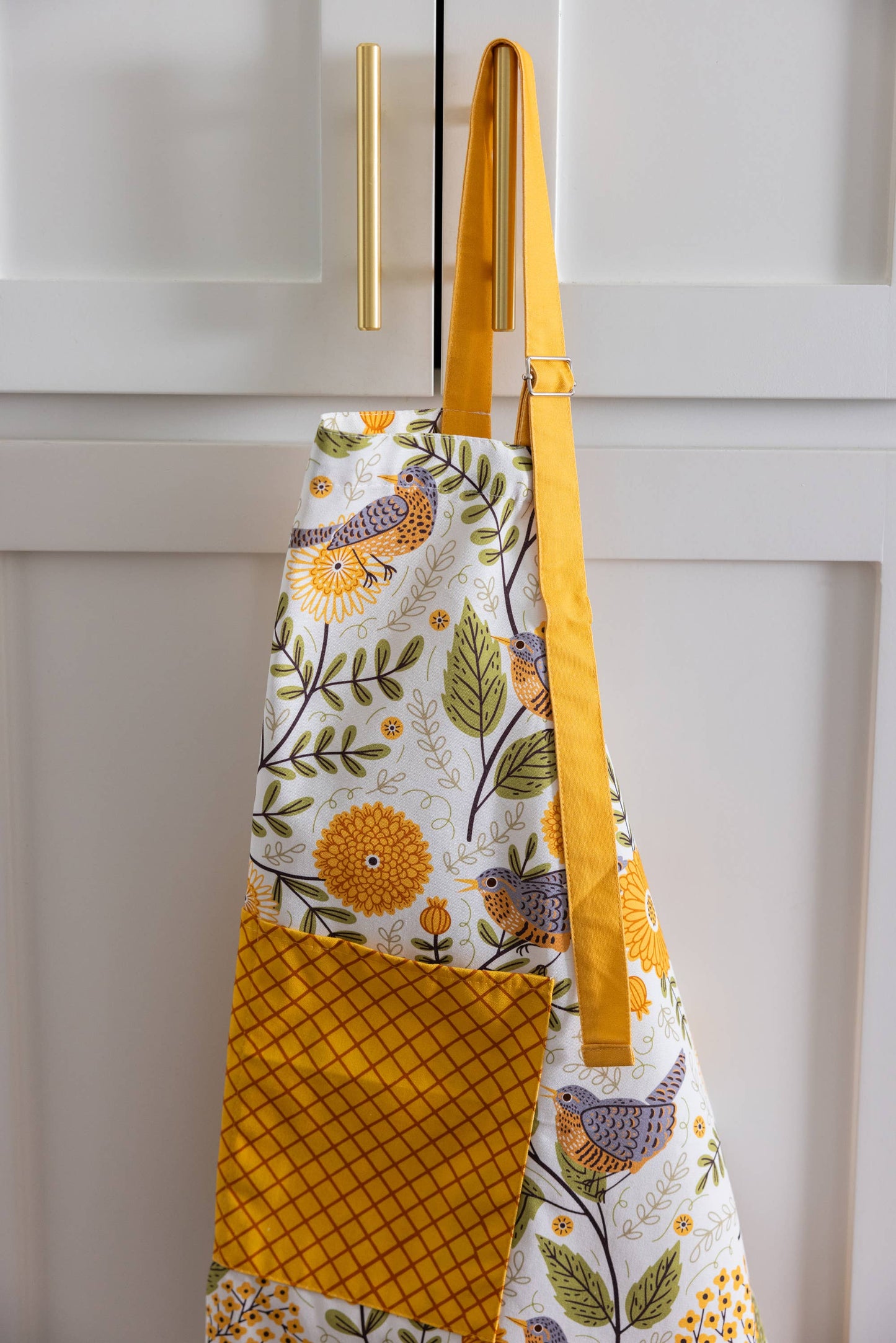 Mums & Robins Apron