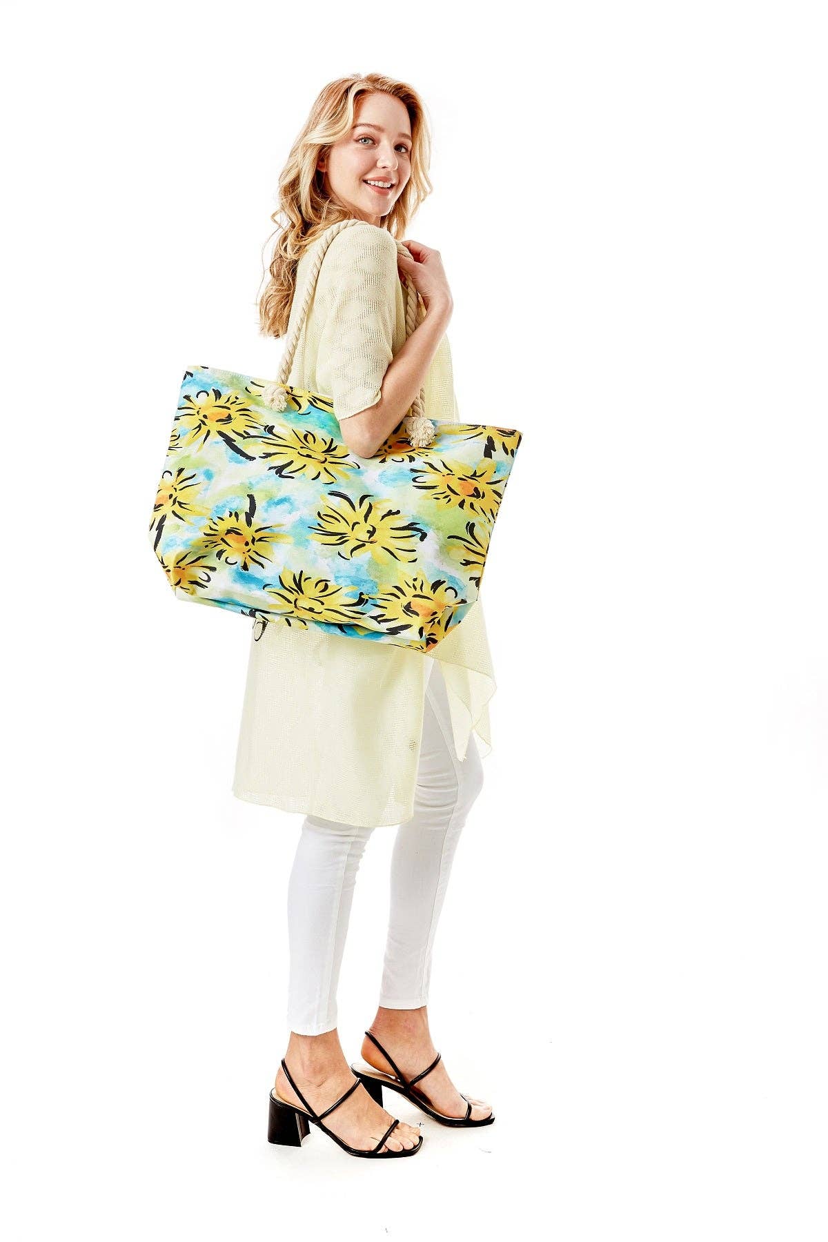 Daisy Beach Tote Bag