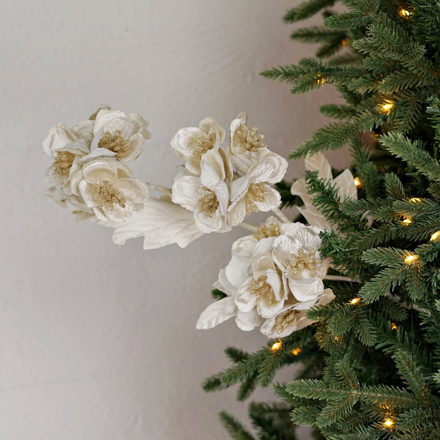 ISB79611- 23in Velvet Cluster Hydrangea Spray-Cream