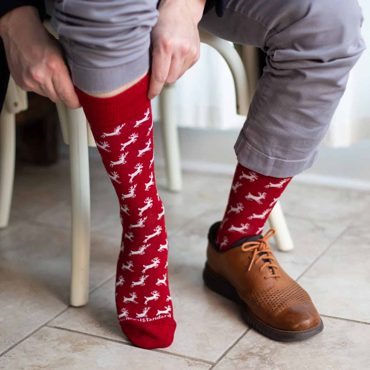 Men's Leaping Deer Socks   Red/White   One Size