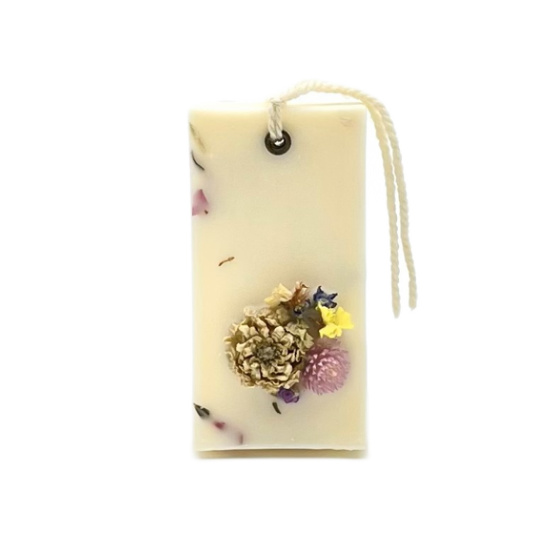 Botanical Wax Sachet featuring 1818 Farms Dried Flowers: White Ember