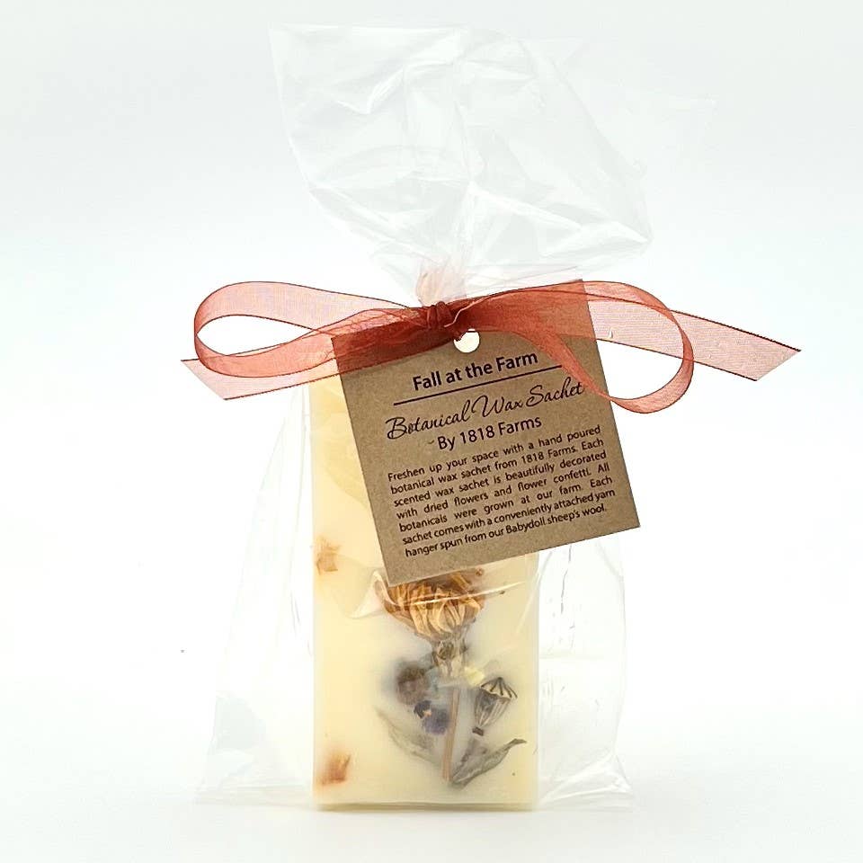 Botanical Wax Sachet featuring 1818 Farms Dried Flowers: Crisp Linen