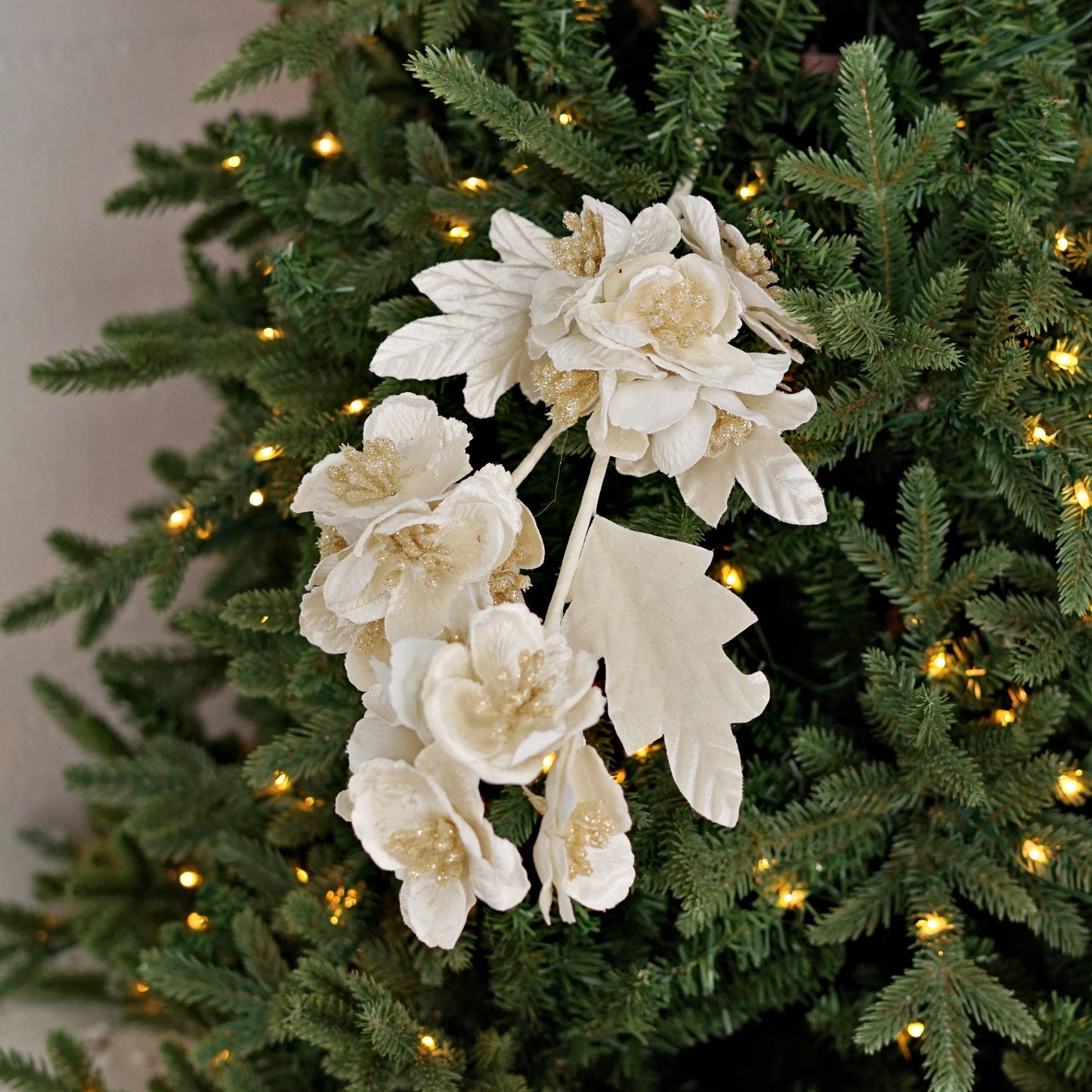 ISB79611- 23in Velvet Cluster Hydrangea Spray-Cream