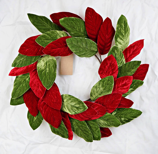 ISB73600- 18in Velvet Red Green Magnolia Lvs Wreath